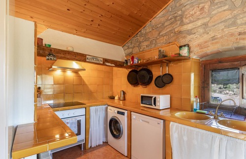 La Molsosa Ski Chalet | Chalet 'Masia La Clariana' with Mountain View, Private Pool and Wi-Fi