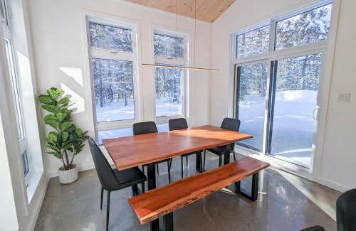 Saint-Tite-des-Caps Ski Chalet | CHALET MISTA - Charlevoix - Repère de ski moderne en nature