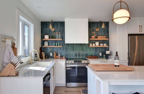 Lac-Superieur Ski Chalet | Chalet nested in forest Spa/Sauna near Tremblant