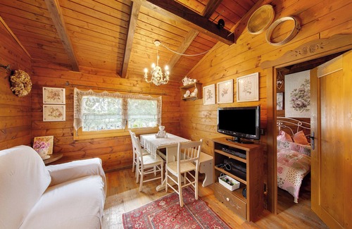 Forno di Zoldo Ski Chalet | Chalet 'Orserose Al Vant' with Mountain View, Shared Terrace and Wi-Fi