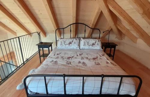 Ovaro Ski Chalet | Chalet Ridente con Patio al Gufo