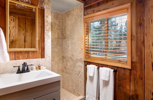 Portola Resort | Chalet View Lodge