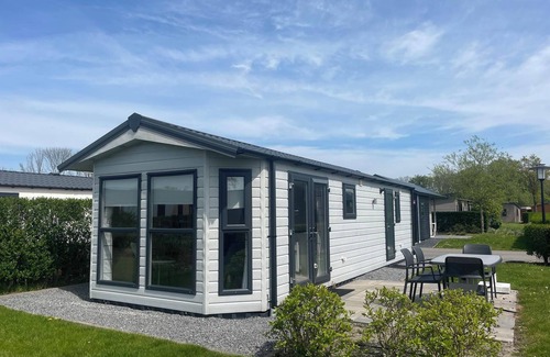 Oost-Graftdijk House | Chalet with 2 bedrooms and terrace