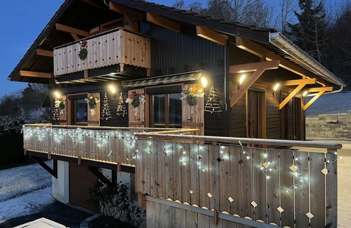 Montperreux Ski Chalet | CHALET WITH SPA LAKE VIEW