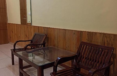 Shamshi Bed & Breakfast | CHAMAN BASERA