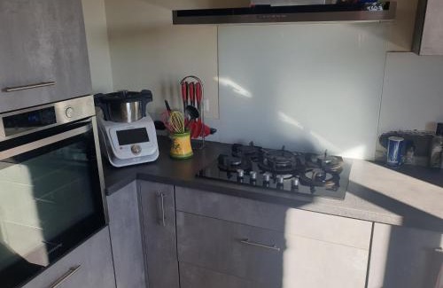 Figeac Bed & Breakfast | Chambre au calme avec cuisine équipée sur demande en supplément