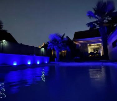 Pin - Vert Galant House | Chambre chez l'habitant avec piscine 400m Circuit 24h Le Mans