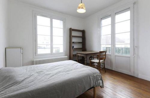 Creil Apartment | Chambre chez l'habitant dans un appartement à 2 pas de la gare SNCF et à 300m de la gare routière