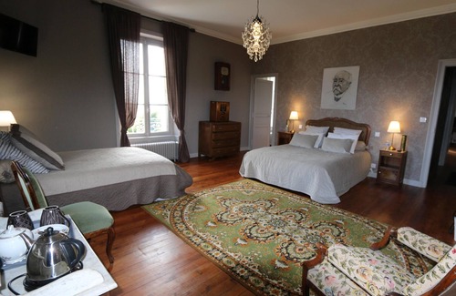 Mouchamps Bed & Breakfast | CHAMBRE CLEMENCEAU - LE PETIT CHATEAU DES CEDRES