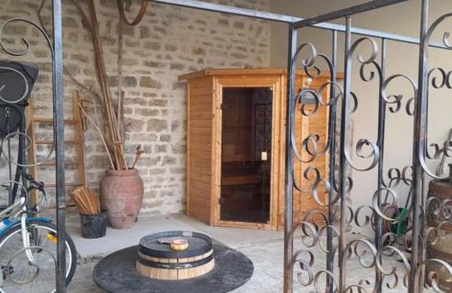 Saint-Germain-les-Arlay Bed & Breakfast | chambre comtoise