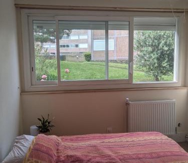 Ancely House | Chambre cozy, vue sur jardin, proche Tram centre ville & aéroport