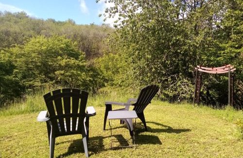 Saint-Sornin-Lavolps Bed & Breakfast | Chambre D Hôtes dans maisonnette indépendante