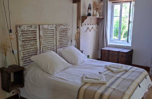 Mosles Bed & Breakfast | Chambre D'hôte à La Cour Souveraine Près des Plages du Débarquement et de Bayeux