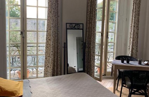 Dourdan Bed & Breakfast | Chambre d'hôte du Château
