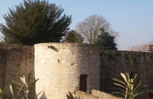 Dourdan Bed & Breakfast | Chambre d'hôte du Château