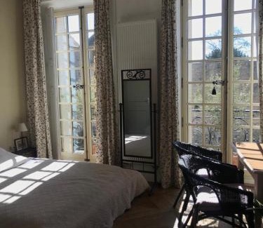 Dourdan Bed & Breakfast | Chambre d'hôte du Château