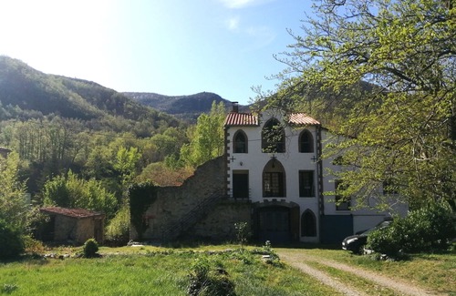 Arles-sur-Tech Bed & Breakfast | Chambre D'hôtes au Bord de la Rivière Avec vue sur la Montagne