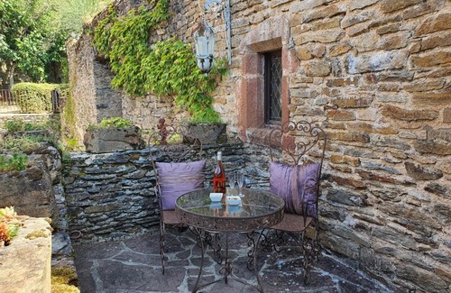 Belcastel Bed & Breakfast | Chambre d'Hôtes au Château de Belcastel