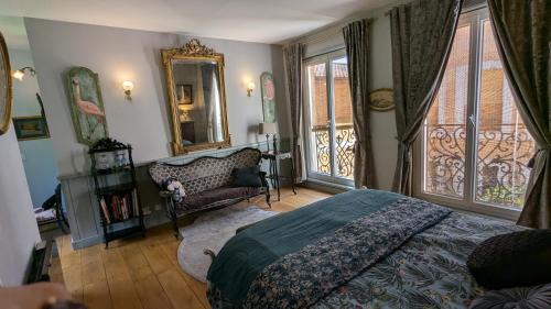 Pons Bed & Breakfast | Chambre d'Hôtes La Grenade Bleue