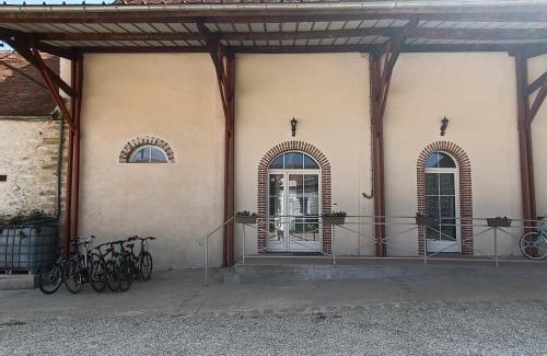 Champcenest Bed & Breakfast | Chambre d'hôtes Le Domaine des Hirondelles