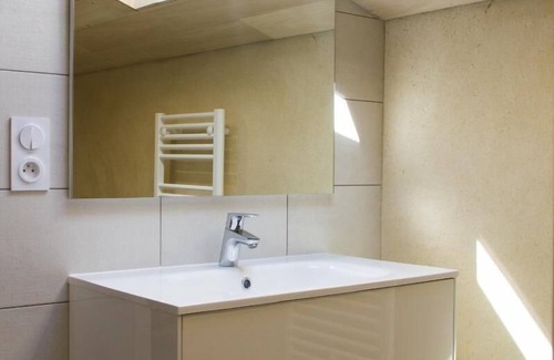 Bazoges-en-Paillers Apartment | Chambre d'hôtes Classic 4 pers Jacuzzi 18' Puy du Fou Le Puy Carmin