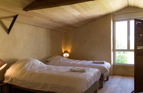 Bazoges-en-Paillers Apartment | Chambre d'hôtes Classic 4 pers Jacuzzi 18' Puy du Fou Le Puy Carmin