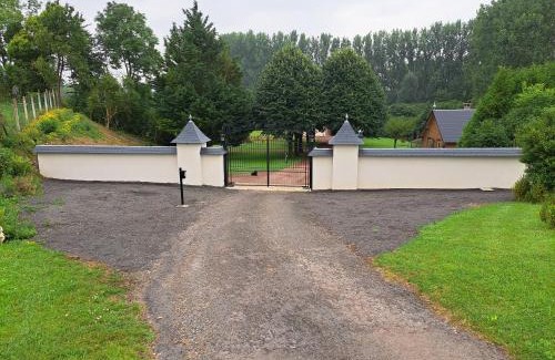 Beaucourt-sur-l'Ancre Bed & Breakfast | CHAMBRE D'HOTES à LA CAMPAGNE DANS UN CADRE VERDOYANT
