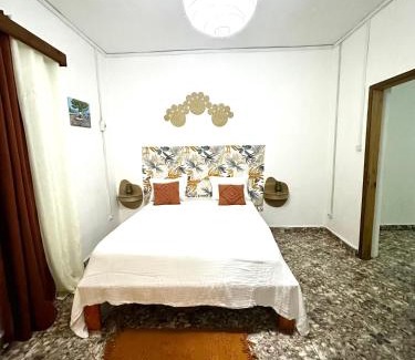Ngazidja House | Chambre Djaou meublée Voidjou