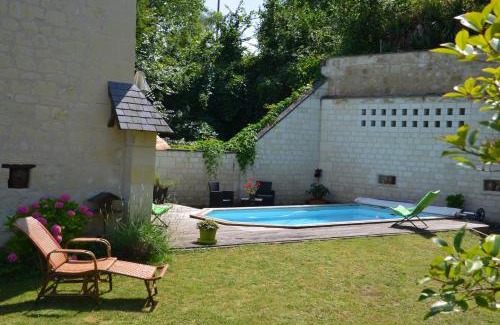 Thizay Bed & Breakfast | Chambre Gargantua Le dolmen