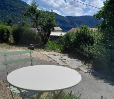 Saint-Claude Bed & Breakfast | chambre Haut jura