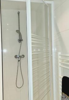 Adamville House | Chambre indépendante avec salle de bain privée au calme Saint-Maur-des-Fossés