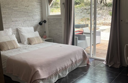 Puechabon Bed & Breakfast | Chambre "La Sablière" en Chambre D'hôtes, Proche Saint Guilhem le Désert