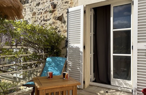 Feucherolles Bed & Breakfast | Chambre Paisible et Central Pour le JO du 26 Juillet au 11 Août. 🐩ok Sociable