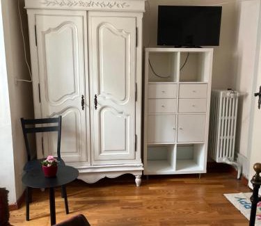 La Neuveville House | Chambre papillon avec accès terasse