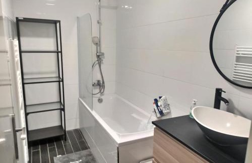 Woippy Bed & Breakfast | Chambre privée 23m - Canapé lit - WIFI - Appart 120m