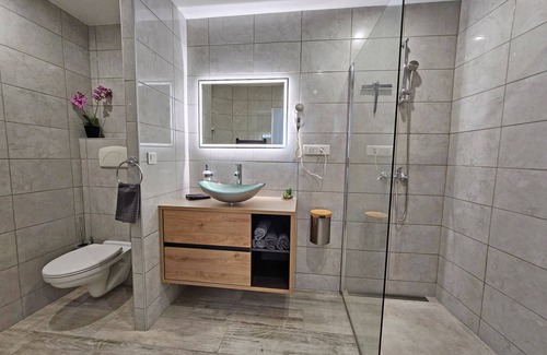 Saint-Pargoire Bed & Breakfast | Chambre Romarin - Domaine à l'Aise