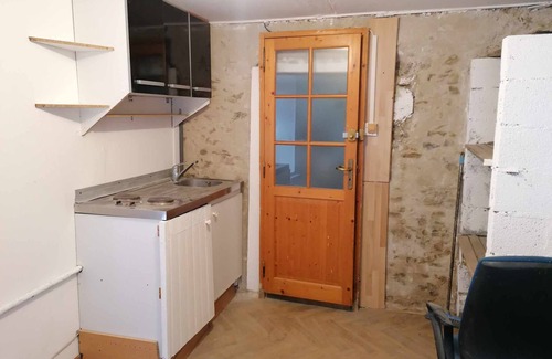 Saint-Lambert-du-Lattay Bed & Breakfast | Chambre Rutabaga, Entrée et Cuisine Privées