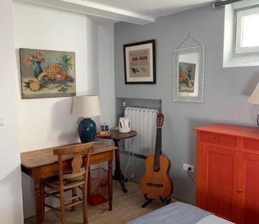 Maisons-Laffitte Bed & Breakfast | Chambre souplex au calme chez l'habitant
