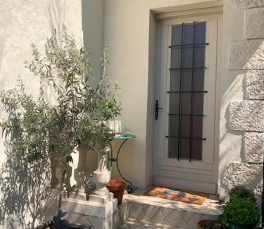 Maisons-Laffitte Bed & Breakfast | Chambre souplex au calme chez l'habitant