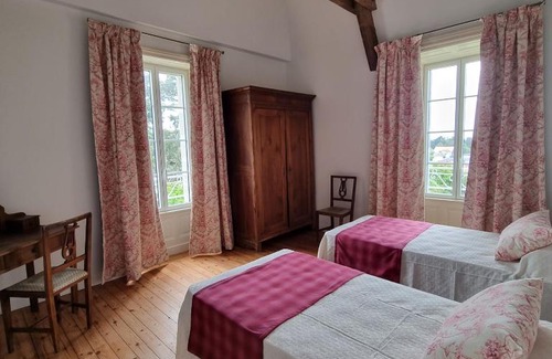 Saint-Etienne-du-Bois Bed & Breakfast | Chambres d'hôtes Château de Saint Etienne du Bois