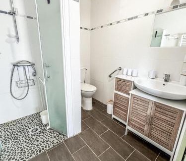 Arthez-d'Asson Bed & Breakfast | Chambres d'hôtes Ferme LAPINE