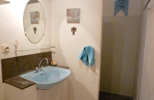 Fons-sur-Lussan House | Chambres d'Hotes Atelier de Fons
