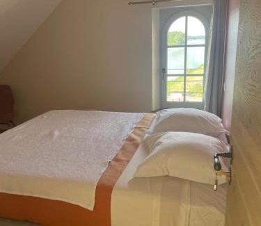 La Chapelle-sur-Loire House | Chambres privées au dessus du restaurant Nuances