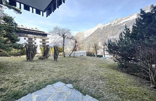 Chamonix City Centre Apartment | Chamonix: Appt 2P, 4 pers, terrasse, parking, proche centre et télécabine - FR-1-507-26
