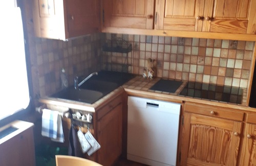 Chamonix City Centre Apartment | CHAMONIX Large warm apartment, tastefully decorated, R. D.C. a cottage.