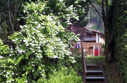 Chamonix City Centre Apartment | CHAMONIX Large warm apartment, tastefully decorated, R. D.C. a cottage.