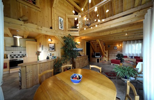 Chamonix-Mont-Blanc Ski Chalet | Chamonix Mont Blanc, new Savoyard chalet, large south-facing terrace, garden, 5 rooms.