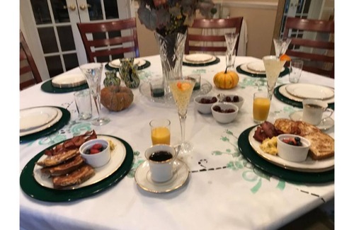 Bethesda Bed & Breakfast | Champagne Lounge