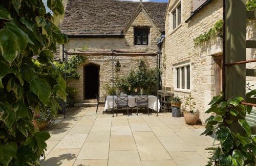 Castle Combe House | Chandlers, fabulous great hall in the heart of Castle combe