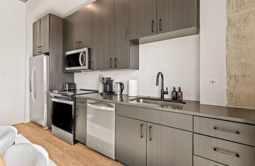 Channel District Apartment | Channelside Tampa 1BR | Gym, Pool, Parking